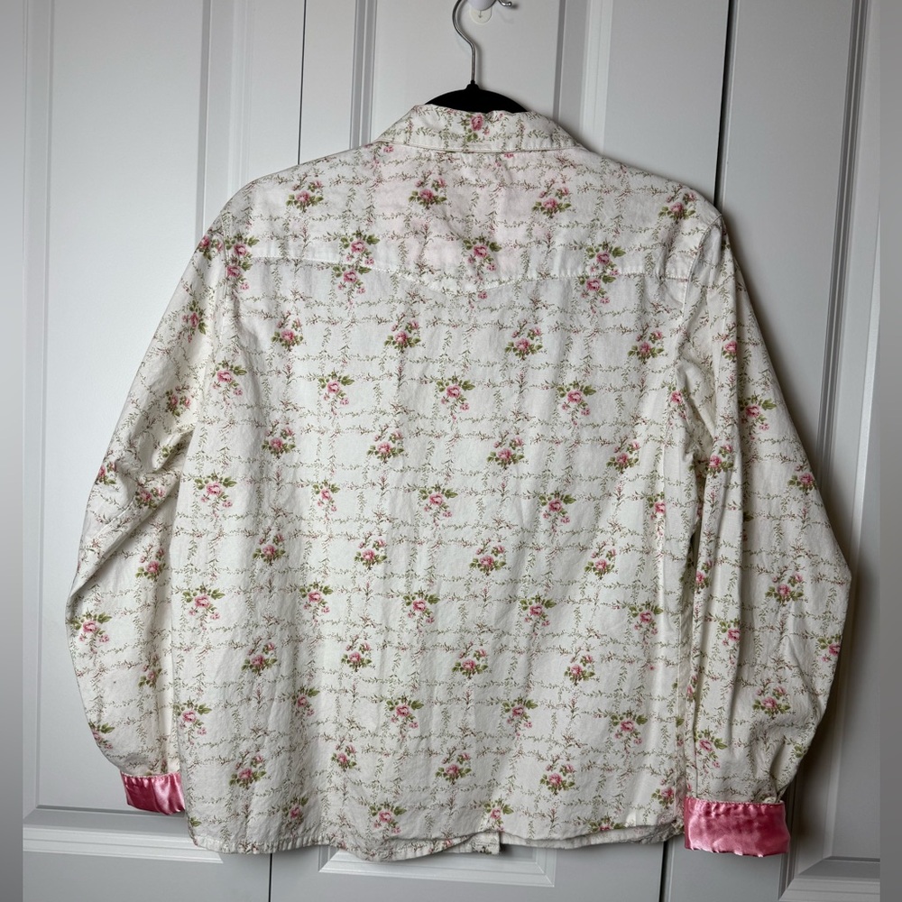 Wrangler women’s floral button down - Picture 4 of 4